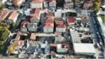 (Havadan fotoğraflarla) 6 yıldır riskli binada oturanlara belediye (Havadan fotoğraflarla) 6 yıldır riskli binada oturanlara belediye