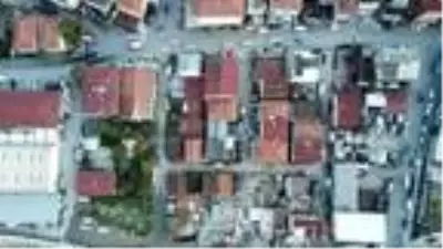 (Havadan fotoğraflarla) 6 yıldır riskli binada oturanlara belediye 'Boşaltın' dedi olaylar çıktı (Havadan fotoğraflarla) 6 yıldır riskli binada oturanlara belediye 'Boşaltın' dedi olaylar çıktı