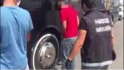 İç çamaşırı ve sırt çantasında uyuşturucu bulunan iki kişi tutuklandı İç çamaşırı ve sırt çantasında uyuşturucu bulunan iki kişi tutuklandı