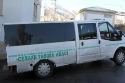 İran sınırında 3 düzensiz göçmen donarak öldü İran sınırında 3 düzensiz göçmen donarak öldü