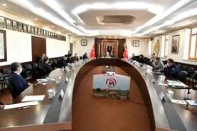 Isparta'da karayolları kış önlemleri masaya yatırıldı Isparta'da karayolları kış önlemleri masaya yatırıldı