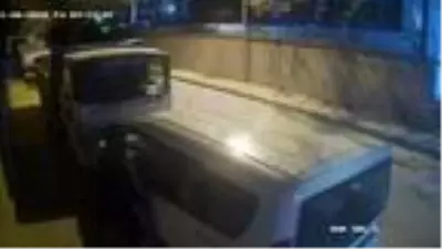 KAĞITHANE'DE BEKÇİLERİN DİKKATİ HIRSIZLIĞI ÖNLEDİ... O ANLAR KAMERADA KAĞITHANE'DE BEKÇİLERİN DİKKATİ HIRSIZLIĞI ÖNLEDİ... O ANLAR KAMERADA