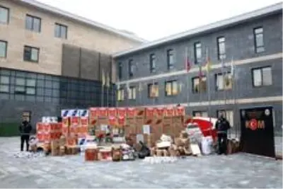 Kahramanmaraş'ta 2 milyon liralık kaçak tütün ve makaron ele geçirildi Kahramanmaraş'ta 2 milyon liralık kaçak tütün ve makaron ele geçirildi