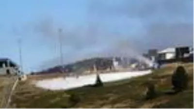 Kar yağmayan Uludağ'da, suni kar sürprizi Kar yağmayan Uludağ'da, suni kar sürprizi