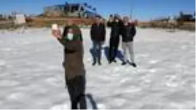 Kar yağmayan Uludağ'da, suni kar sürprizi Kar yağmayan Uludağ'da, suni kar sürprizi