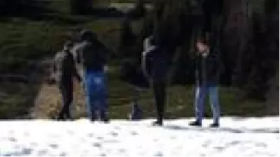 Kar yağmayan Uludağ'da, suni kar sürprizi Kar yağmayan Uludağ'da, suni kar sürprizi