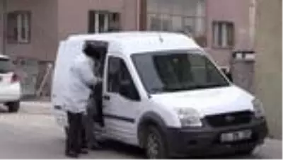 Karbonmonoksitten zehirlenen 2 kişiden biri hayatını kaybetti Karbonmonoksitten zehirlenen 2 kişiden biri hayatını kaybetti