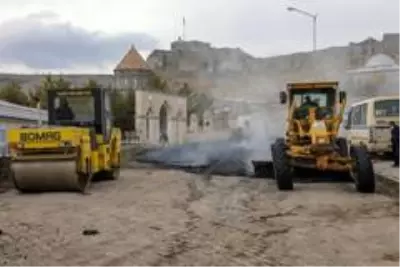 Kars Belediyesi yol çalışmalarını sürdürüyor Kars Belediyesi yol çalışmalarını sürdürüyor