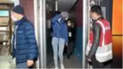 Kartal'da mühürlü mekanda korona partisi; 18 kişiye 56 bin lira ceza Kartal'da mühürlü mekanda korona partisi; 18 kişiye 56 bin lira ceza