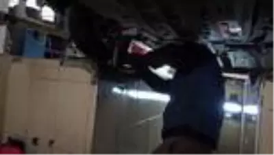 Kış mesaisi başladı, lastikçilerde kuyruk oluştu Kış mesaisi başladı, lastikçilerde kuyruk oluştu