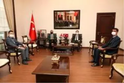 Vali Sonel'den vatandaşlara 'Kan bağışı yapın' çağrısı Vali Sonel'den vatandaşlara 'Kan bağışı yapın' çağrısı