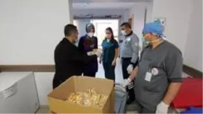 Korona virüse karşı Nevşehir kabak çekirdeği dağıttılar Korona virüse karşı Nevşehir kabak çekirdeği dağıttılar
