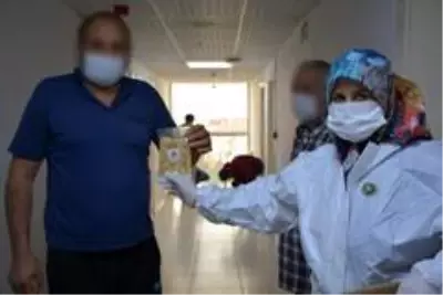 Korona virüse karşı Nevşehir kabak çekirdeği dağıttılar Korona virüse karşı Nevşehir kabak çekirdeği dağıttılar