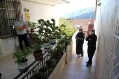Korona virüsten bir hafta arayla ölen karı-koca yakınlarını yasa boğdu Korona virüsten bir hafta arayla ölen karı-koca yakınlarını yasa boğdu