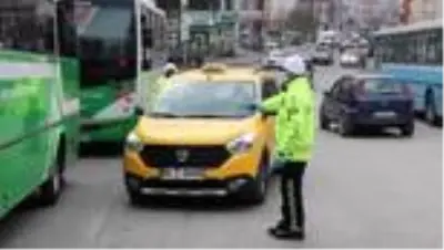 Kovid-19 tedbirleri kapsamında sürücülere uyarı Kovid-19 tedbirleri kapsamında sürücülere uyarı