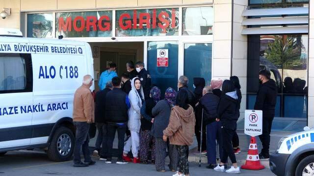 Lüks cipteki infazda 3 kişi hayatını kaybetmişti! Genç kızın 'babam' çığlıkları yürekleri dağladı Lüks cipteki infazda 3 kişi hayatını kaybetmişti! Genç kızın 'babam' çığlıkları yürekleri dağladı
