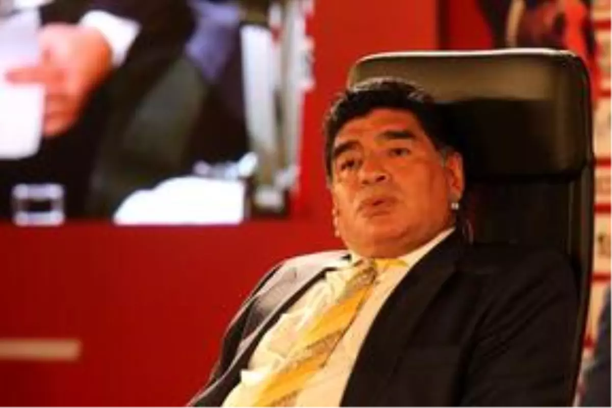 Maradona'nın ölümü sonrası İngiliz basınının attığı manşetler büyük tepki çekti
