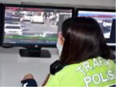 Marmaris'te mobeseden trafik kurallarına uymadığı belirlenen 360 sürücüye ceza Marmaris'te mobeseden trafik kurallarına uymadığı belirlenen 360 sürücüye ceza