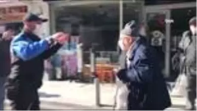 Son dakika haberleri | Maskesi eskiyen yaşlı vatandaşa polis şefkati Son dakika haberleri | Maskesi eskiyen yaşlı vatandaşa polis şefkati