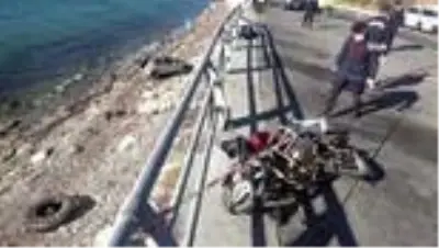 Son dakika haberleri | Motosiklet ile çarpışan otomobil 5 metre yükseklikten sahile uçtu: 1 ölü Son dakika haberleri | Motosiklet ile çarpışan otomobil 5 metre yükseklikten sahile uçtu: 1 ölü