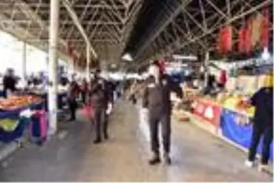 Son dakika... Muğla'da polis, oturma yerlerine güvenlik şeridi çekti Son dakika... Muğla'da polis, oturma yerlerine güvenlik şeridi çekti