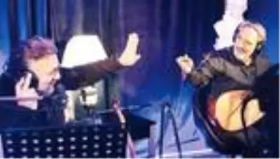 Oktay Kaynarca ve Yavuz Bingöl'den kadınlar için türkü Oktay Kaynarca ve Yavuz Bingöl'den kadınlar için türkü