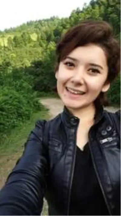 Öldürülen Ceren Özdemir ve Şule Çet'in babaları konuştu: Acımız hiç dinmedi Öldürülen Ceren Özdemir ve Şule Çet'in babaları konuştu: Acımız hiç dinmedi