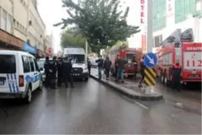 Otel yangını kontrol altına alındı Otel yangını kontrol altına alındı