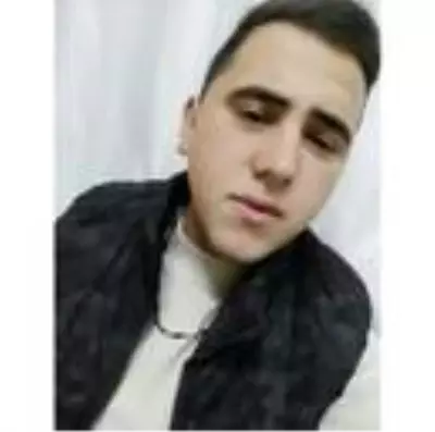 Otomobilin çarptığı talihsiz genç hayatını kaybetti Otomobilin çarptığı talihsiz genç hayatını kaybetti