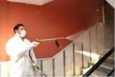 Pamukkale'de vaka görülen apartmanlarda dezenfeksiyon Pamukkale'de vaka görülen apartmanlarda dezenfeksiyon