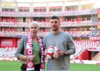 Podolski: 'Türkiye benim ikinci vatanım' Podolski: 'Türkiye benim ikinci vatanım'