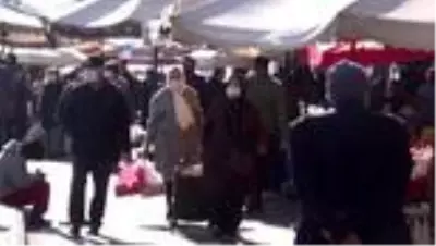 Polisin sigara konusunda uyardığı genç: 'Gideyim eve orada içeyim ondan sonra geleyim' Polisin sigara konusunda uyardığı genç: 'Gideyim eve orada içeyim ondan sonra geleyim'
