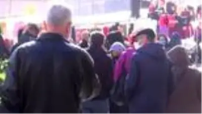 Polisin sigara konusunda uyardığı genç: 'Gideyim eve orada içeyim ondan sonra geleyim' Polisin sigara konusunda uyardığı genç: 'Gideyim eve orada içeyim ondan sonra geleyim'
