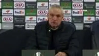 Rıza Çalımbay: '2 defa yenik duruma düşmemize rağmen oyundan kopmadık' Rıza Çalımbay: '2 defa yenik duruma düşmemize rağmen oyundan kopmadık'