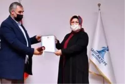 Sancaktepe'de 30 ailenin daha tapu sorunu çözüldü Sancaktepe'de 30 ailenin daha tapu sorunu çözüldü