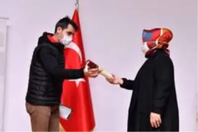 Sancaktepe'de 30 ailenin daha tapu sorunu çözüldü Sancaktepe'de 30 ailenin daha tapu sorunu çözüldü