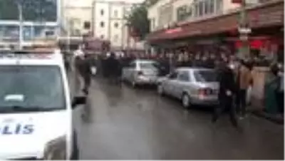 Şanlıurfa'daki yangında korku dolu anlar...Dumanların arasında mahsur kalanlar vatandaşları itfaiye ekipleri kurtardı Şanlıurfa'daki yangında korku dolu anlar...Dumanların arasında mahsur kalanlar vatandaşları itfaiye ekipleri kurtardı