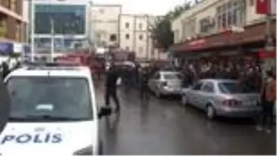 Şanlıurfa'daki yangında korku dolu anlar...Dumanların arasında mahsur kalanlar vatandaşları itfaiye ekipleri kurtardı Şanlıurfa'daki yangında korku dolu anlar...Dumanların arasında mahsur kalanlar vatandaşları itfaiye ekipleri kurtardı
