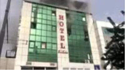 ŞANLIURFA - Otelde çıkan yangın söndürüldü ŞANLIURFA - Otelde çıkan yangın söndürüldü