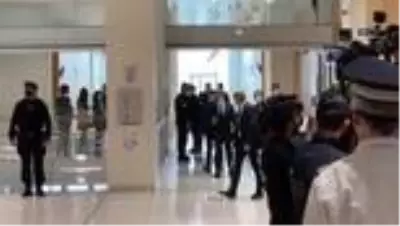 Sarkozy 'yolsuzluk' ve 'suç örgütü kurmak' suçlamalarıyla yeniden hakim karşısında Sarkozy 'yolsuzluk' ve 'suç örgütü kurmak' suçlamalarıyla yeniden hakim karşısında