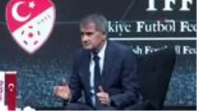Şenol Güneş: 'Türkiye'de Euro üzerinden maaş alan Türk var mı?' Şenol Güneş: 'Türkiye'de Euro üzerinden maaş alan Türk var mı?'