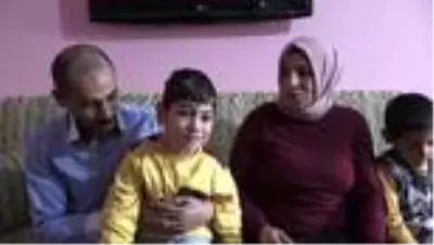 Serebral palsi hastası minik Ömer yaşıtlarıyla oynayabilmenin hayalini kuruyor Serebral palsi hastası minik Ömer yaşıtlarıyla oynayabilmenin hayalini kuruyor