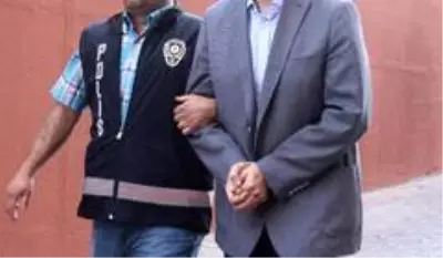 Son dakika 3. sayfa: Şişli Belediye Başkanı Yardımcısı PKK operasyonunda gözaltına alındı Son dakika 3. sayfa: Şişli Belediye Başkanı Yardımcısı PKK operasyonunda gözaltına alındı
