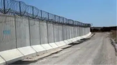 Suriye sınırına 832 kilometre duvar kurulumu tamamlandı Suriye sınırına 832 kilometre duvar kurulumu tamamlandı