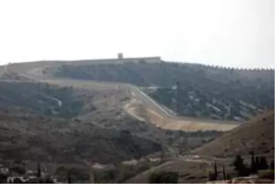 Suriye sınırında duvar yapımı tamamlandı Suriye sınırında duvar yapımı tamamlandı