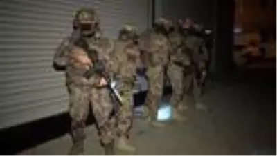 Terör örgütü PKK/KCK'ya yönelik operasyonda çok sayıda şüpheli yakalandı Terör örgütü PKK/KCK'ya yönelik operasyonda çok sayıda şüpheli yakalandı