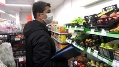 Ticari taksicinin 'koronalı müşteri' korkusu: 'İndirsem bir türlü, gitsem bir türlü' Ticari taksicinin 'koronalı müşteri' korkusu: 'İndirsem bir türlü, gitsem bir türlü'