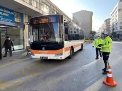 Toplu taşıma araçları ve taksilerde Korona virüs denetimi Toplu taşıma araçları ve taksilerde Korona virüs denetimi