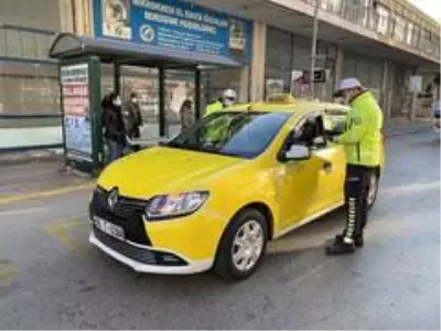 Toplu taşıma araçları ve taksilerde Korona virüs denetimi Toplu taşıma araçları ve taksilerde Korona virüs denetimi