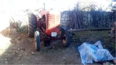 Son dakika! Traktörü tamir etmek için yaktığı ateşle yanarak can verdi Son dakika! Traktörü tamir etmek için yaktığı ateşle yanarak can verdi
